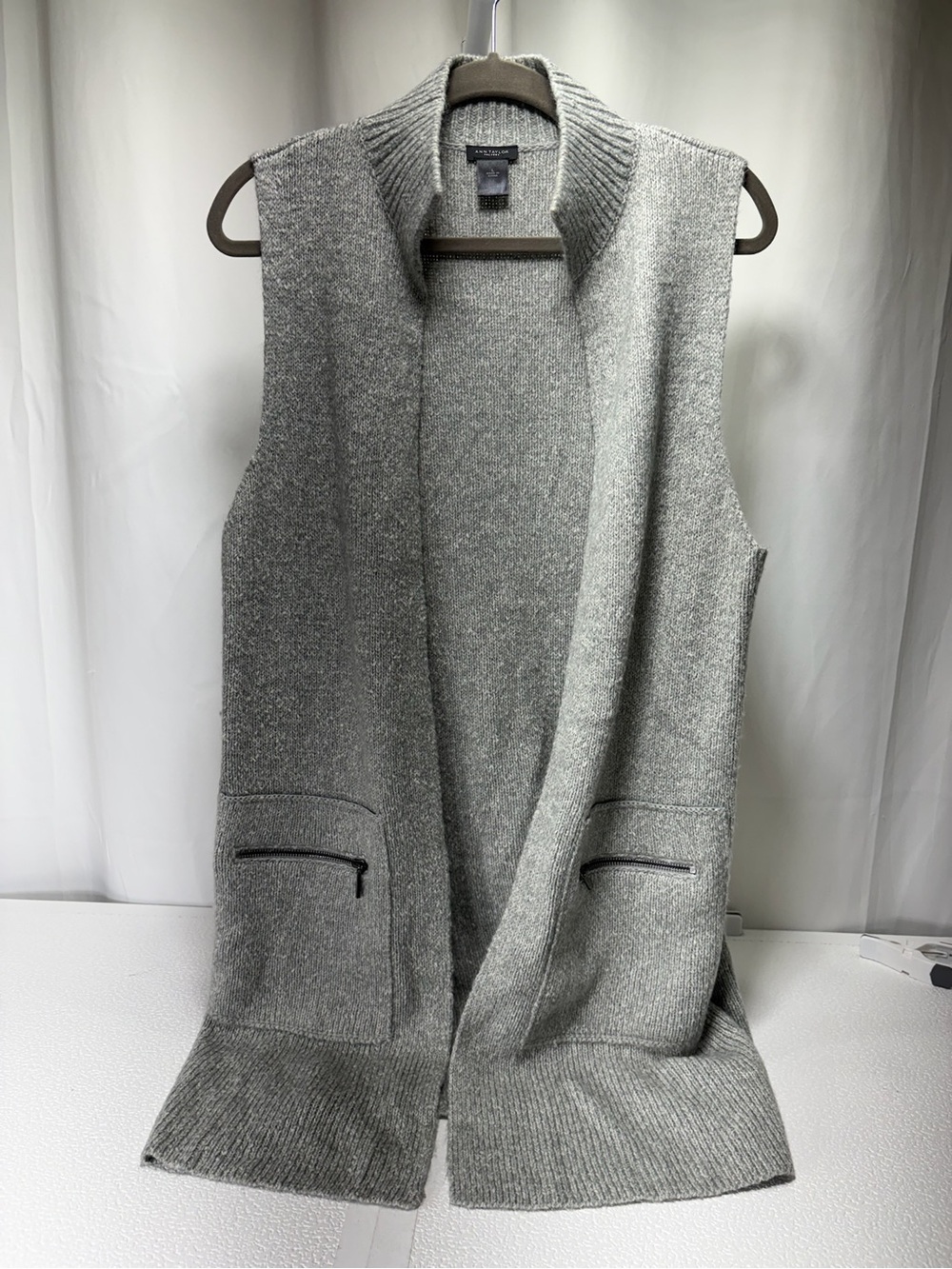 Ann Taylor Gray Open-Front Knit Vest with Zippered Pockets 4432